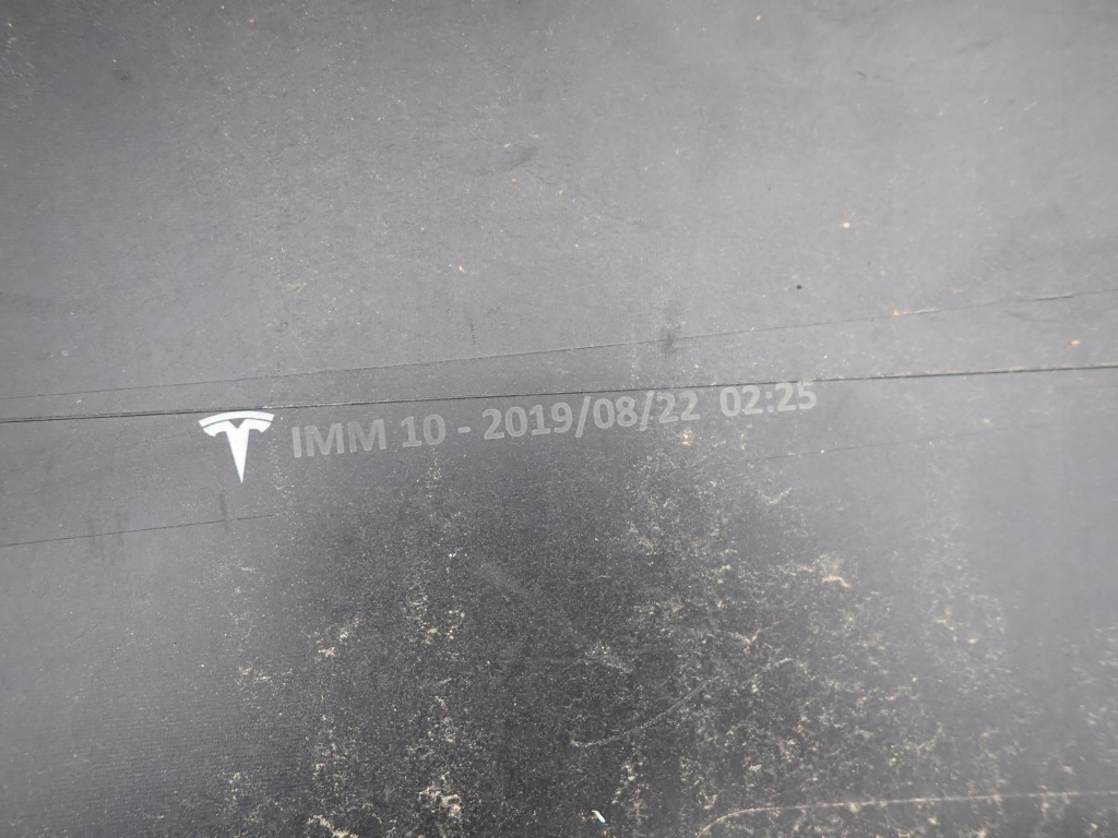 Tesla model 3 17- бампер перед передний pdc в Украине