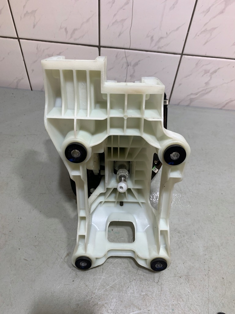 фото №5, Панель рамка кнопка чехол ручка kia sportage v nq5 23r oryg 84607-r2000