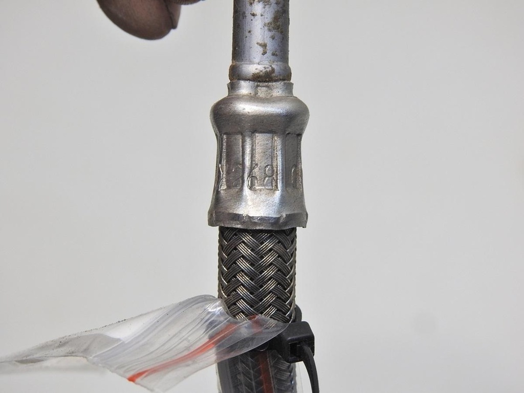 фото №8, Шланг оливи турбіни volvo v50 2.0 d