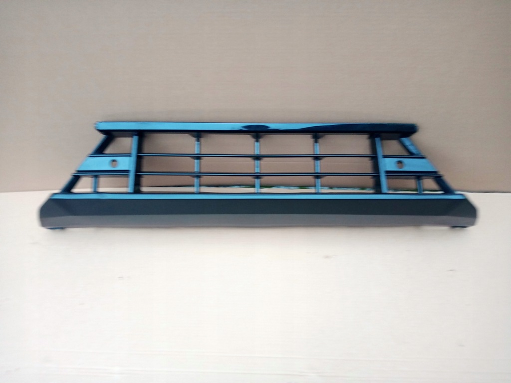 фото №1, Volvo xc60 ii lift r-design середня решітка бампера перед