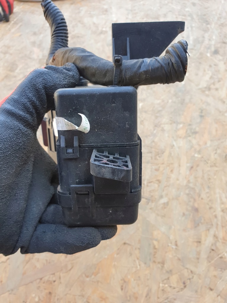 фото №13, Hyundai i10 корпус коробка предохранителей