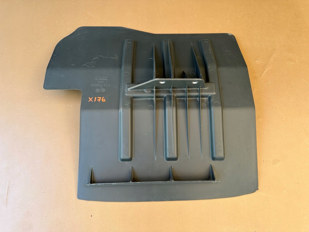 фото №8, Iveco stralis крила підкрилок правий бризковик