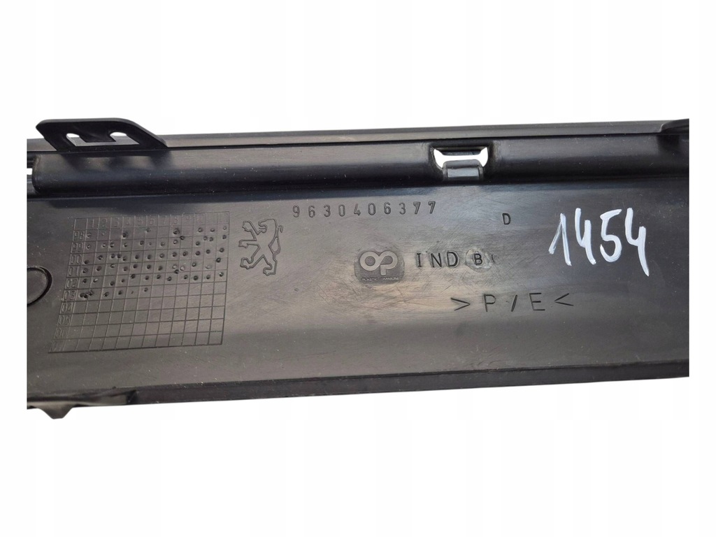 фото №9, Кутик молдинг пластик бампера заднього правий задня peugeot 406 9630406377