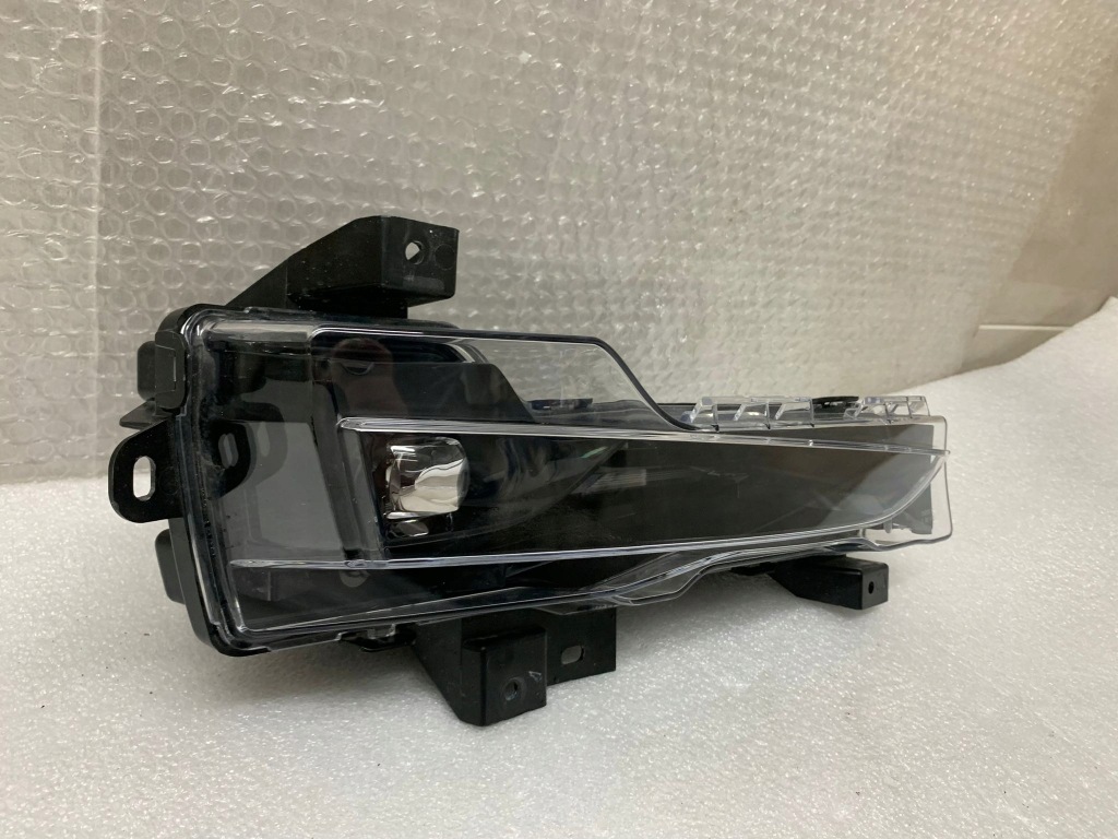 Протитуманна фара правий led drl tesla model 3 y Ціна