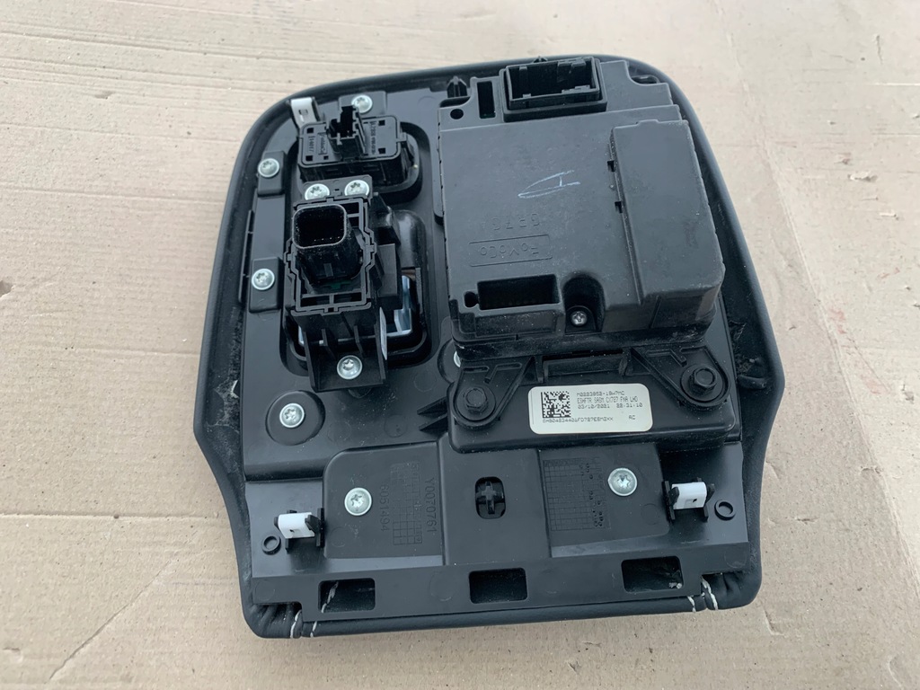 фото №10, Ford mustang mach-e rwd 75.7kwh панель ручка переключения передач оригинал