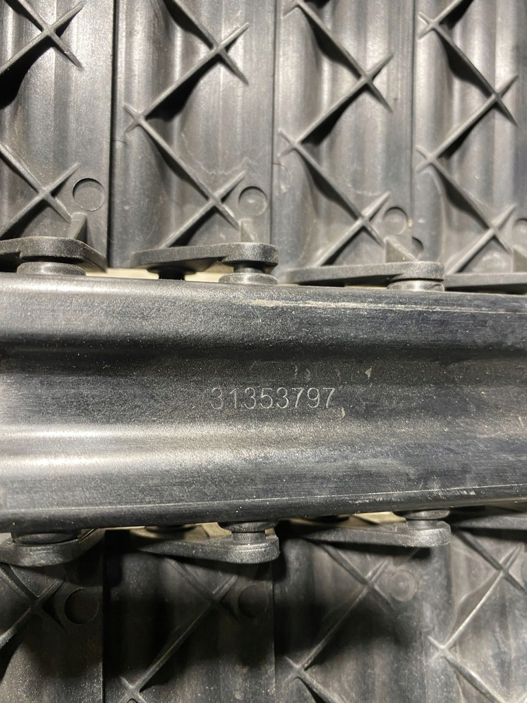 фото №11, Volvo xc90 2018 направляющая воздуха интеркулер