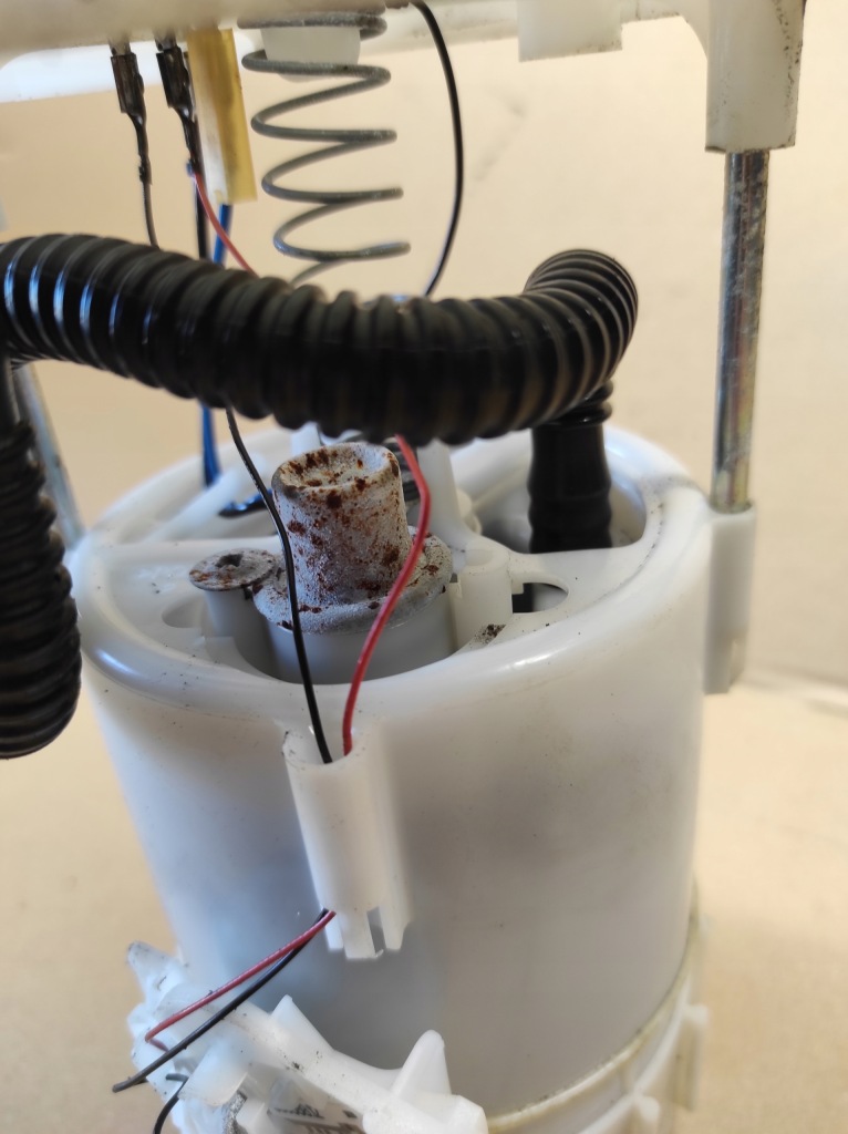 Насос пального 2.0 16v renault vel satis 8200760582 Доставка