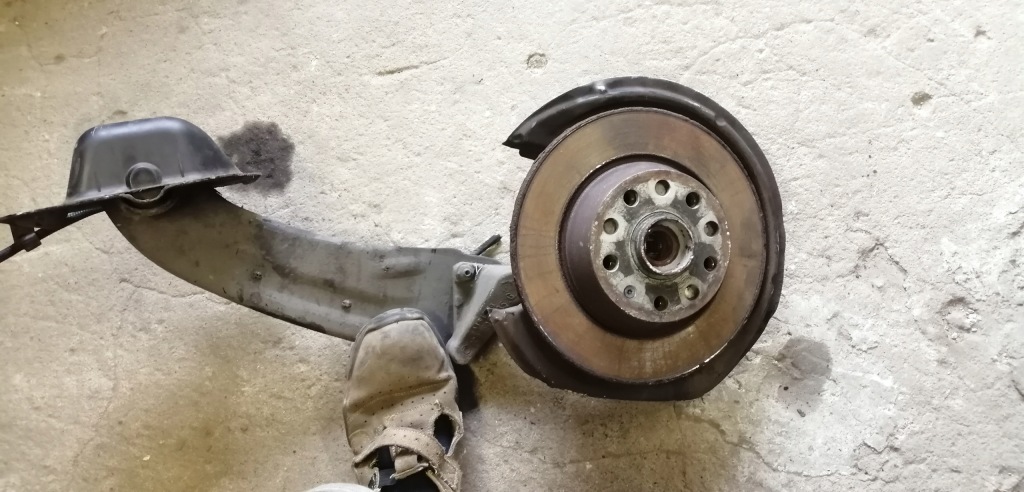 фото №1, Vw passat b7 4x4 поворотний кулак ліва задня