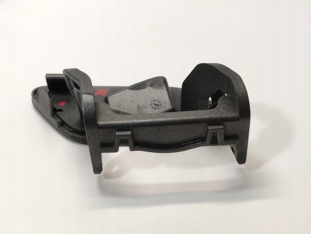 Audi a4 b9 рестайлінг  заглушка розпилювача ліхтарі  ліва 8w0955275d Київ