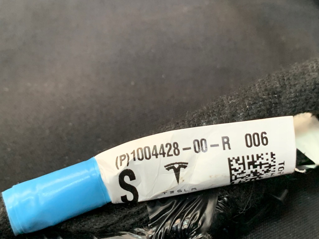 фото №8, Tesla s жгут крышки задняя правая 1004428-00-r nowa