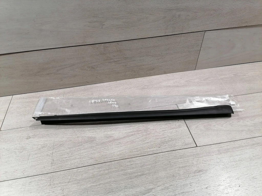 фото №1, Taycan прокладка дверь левый задняя 9j1839499