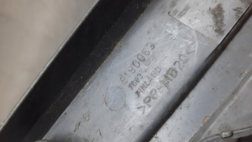 фото №9, Кронштейн треугольник предупредительный 9190063 volvo