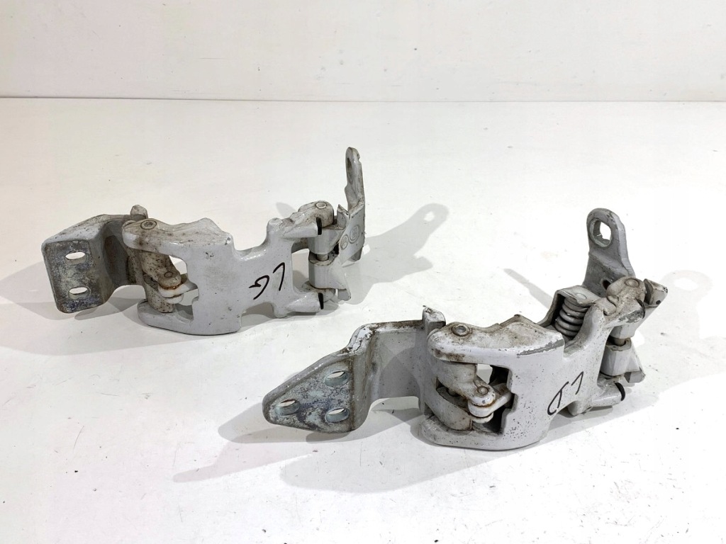 Купити Петлі двері задній лівий 270 peugeot boxer 2 bus