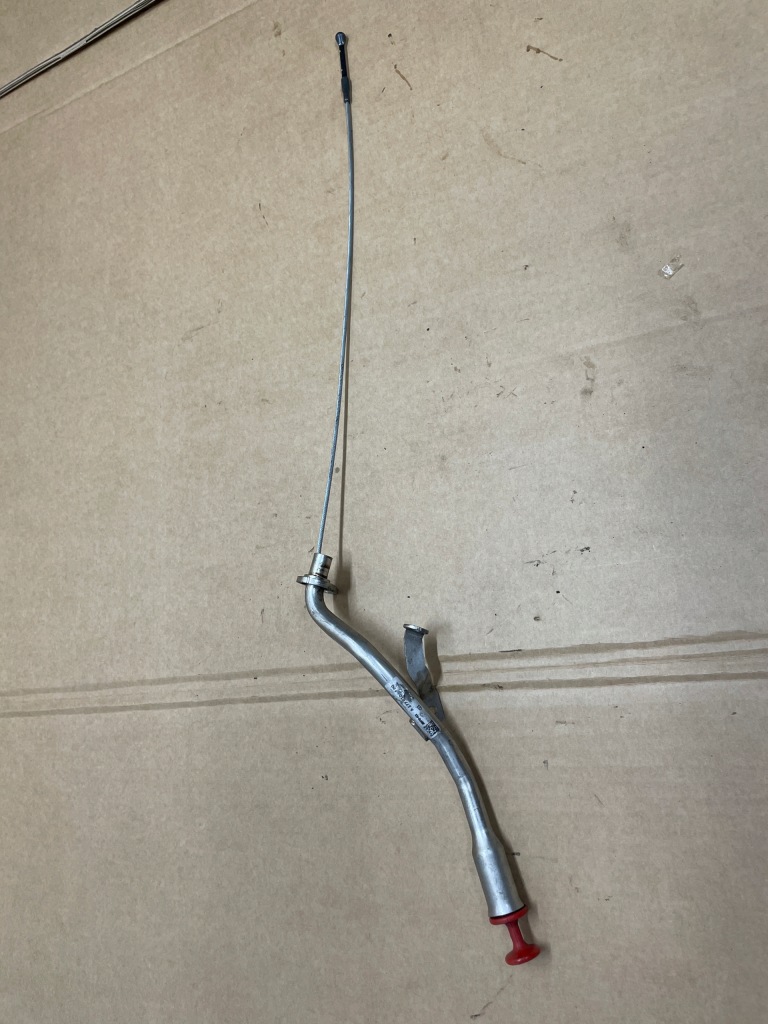 фото №1, Mercedes w205 c klasa amg c63 вимірювач оливи щуп