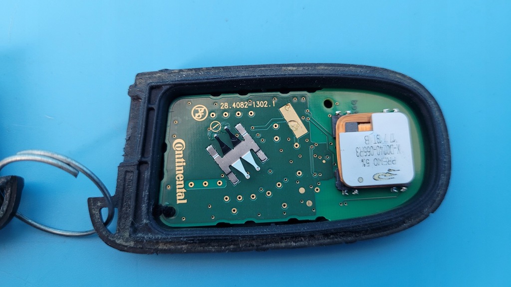 фото №14, Dodge challenger sxt 19r ключ pilot комплект 2szt 68394195aa