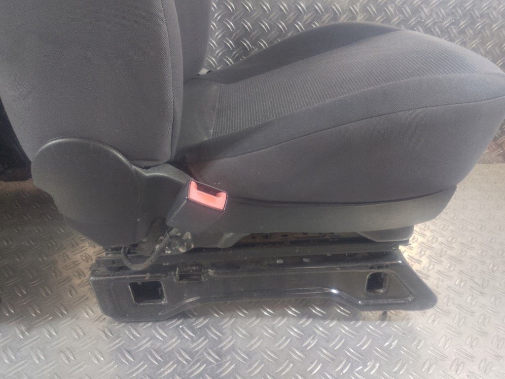 фото №12, Peugeot bipper 08- сиденье водителя пассажира комплект 2 штуки