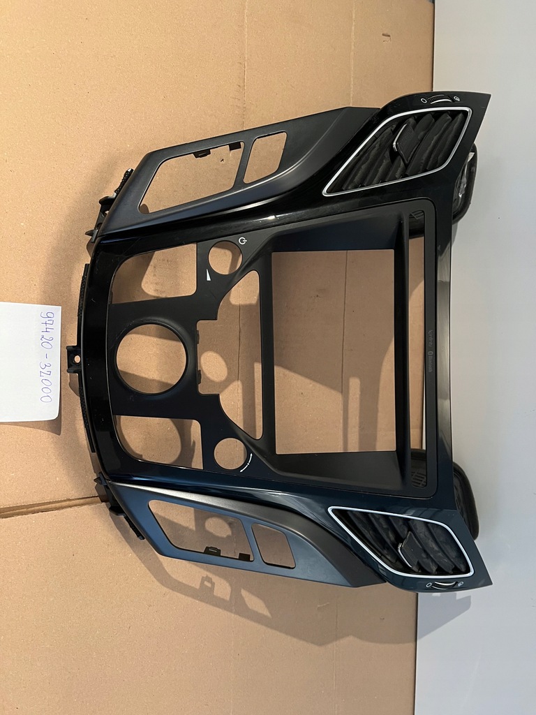 фото №1, Hyundai i40 2011- консоль радіо панель корпус