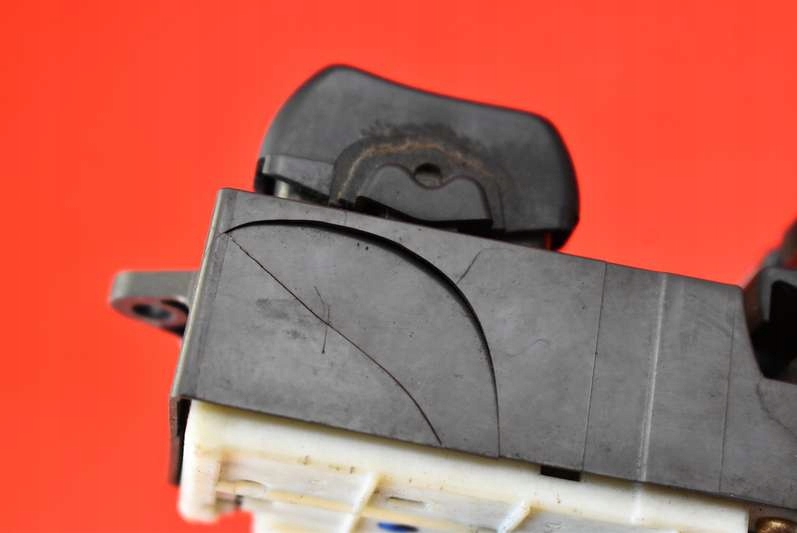 фото №13, Панель керування вікон eu toyota yaris 1 i 04r