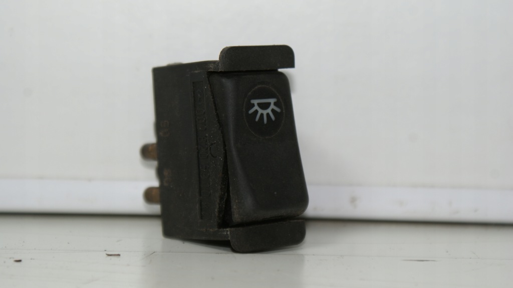 фото №1, Кнопки освітлення внутрішнього mercedes-benz s w126 0008205910