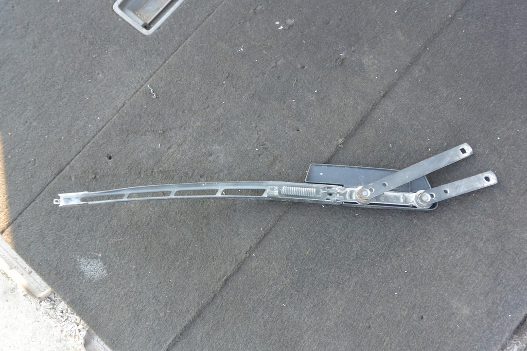 фото №4, Рычаг дворники audi q7 4l eu