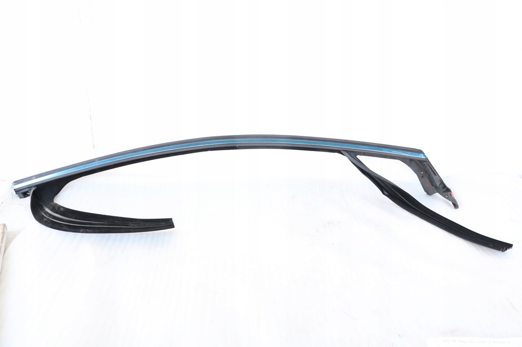 фото №1, Lancia delta молдинг прокладка двері права перед