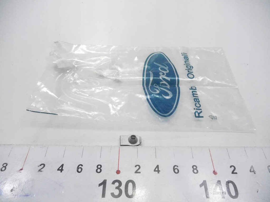 фото №7, Гайка u m6 x 0.8 - 4.0 захист бампера ford transit оригінальний номер 1481295