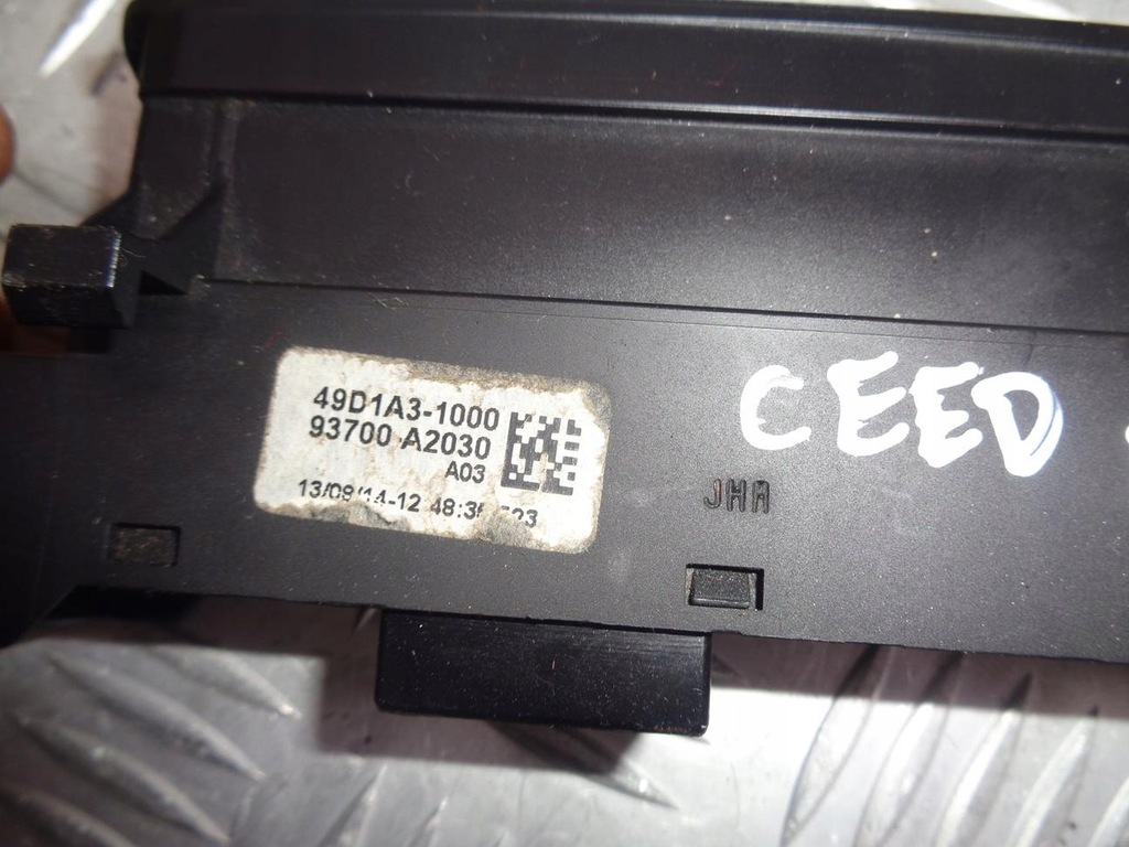 фото №6, Панель перемикач тяги підігрів сидінь kia ceed 2 ii 12- 49d1a3-1000