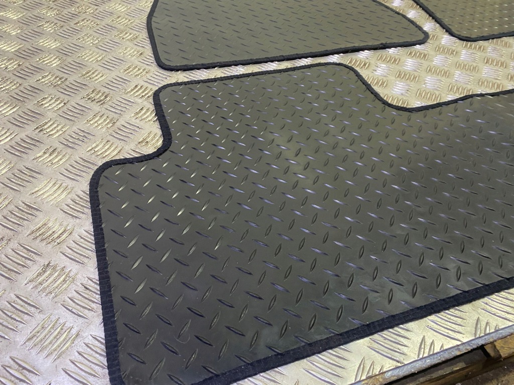 Tesla model 3 2023 набор коврики автомобильных с Разборки