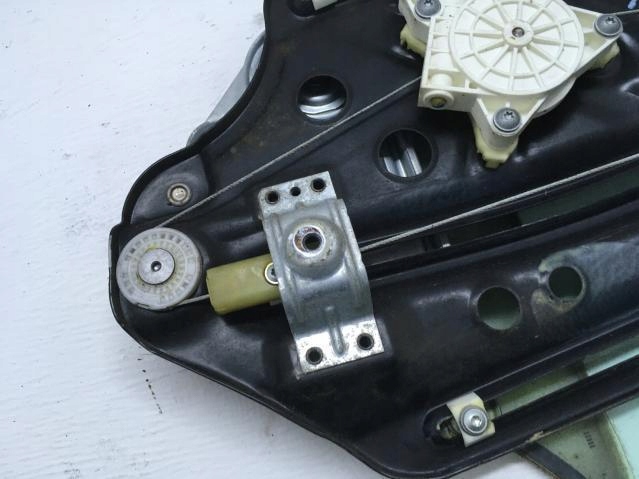 фото №8, Подъемник стекло левый задняя bmw seria 1 e88 7165593