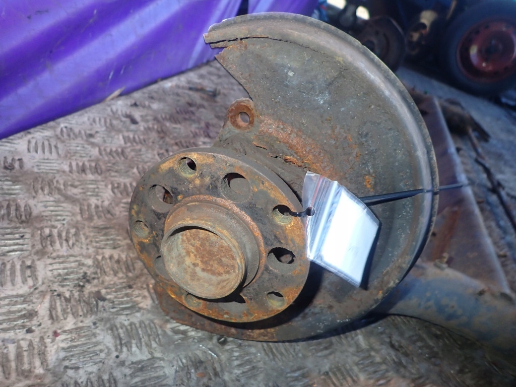 Skoda superb 1 седан 01-06 вісь  задня балка задній гальмівні диски abs в Україні