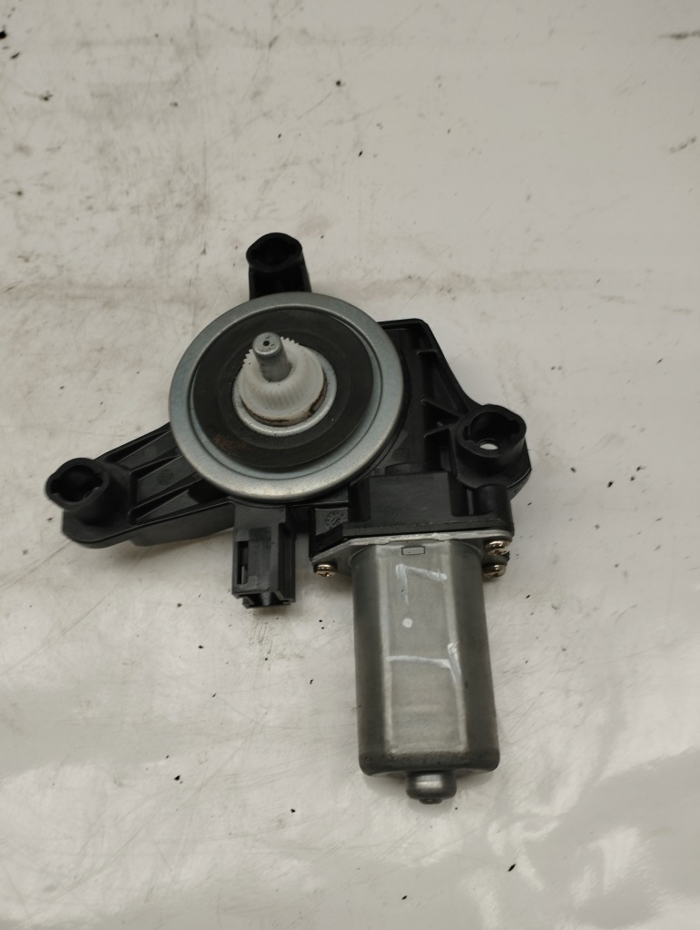 Mercedes w177 amg a35 моторчик стекло левый задний  a0009060808 Недорого