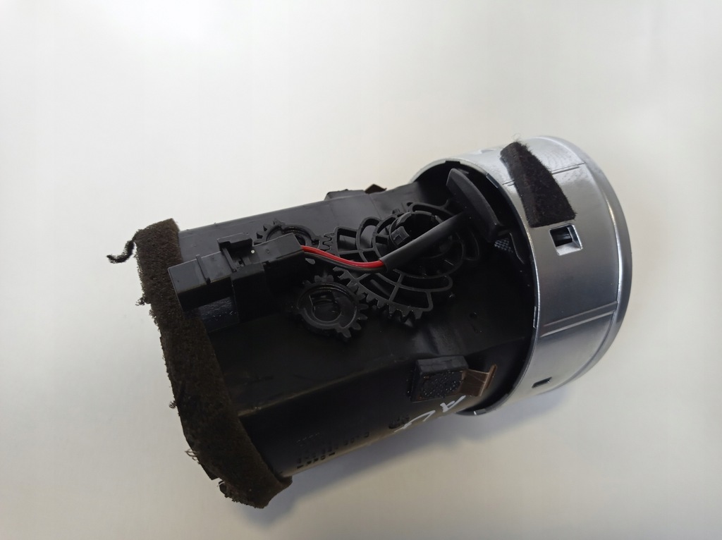 фото №5, Решітка обдув audi a4 b7 cabrio 8h0820901d