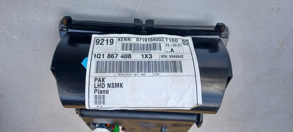 фото №9, Vw golf v попільничка бардачок перед 1k0857961