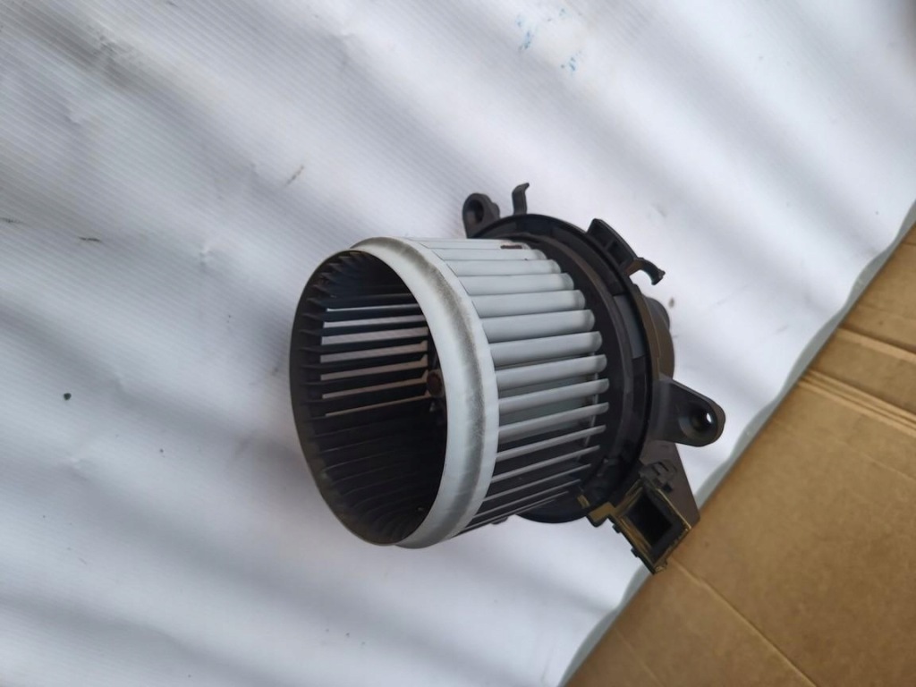 фото №1, Peugeot 3008 ii 17r- вентилятор воздуходувка обдув 5p130000975717