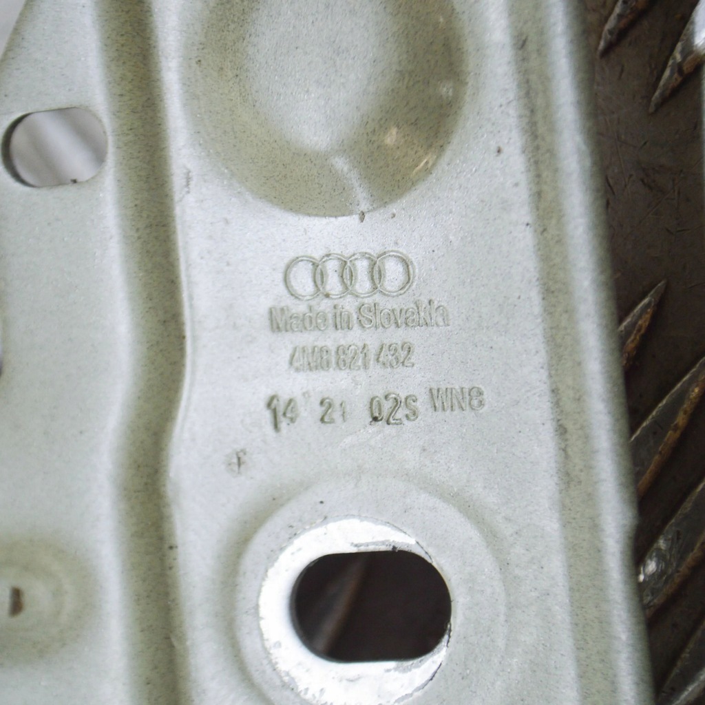 фото №6, Audi q8 2021 перед сторона права кронштейн / кронштейн крила передній