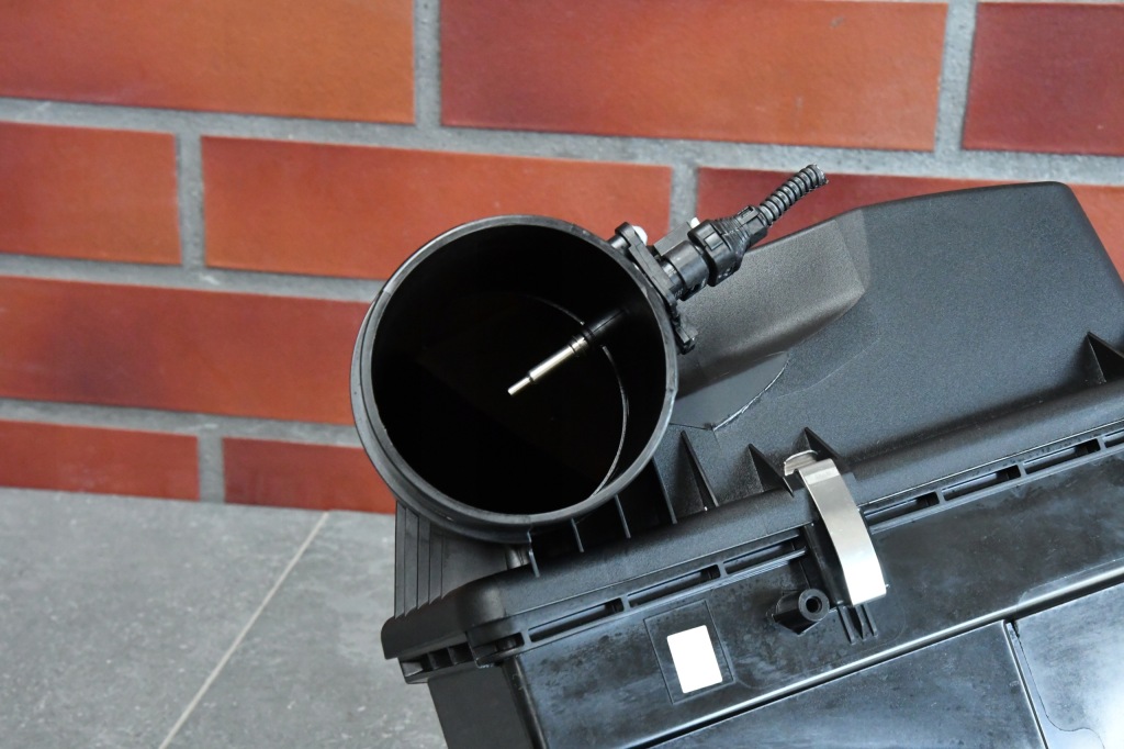 фото №6, Корпус фильтра воздуха датчик массового расхода воздуха 3 g20 g21 4 g22 g23 g26 3245km