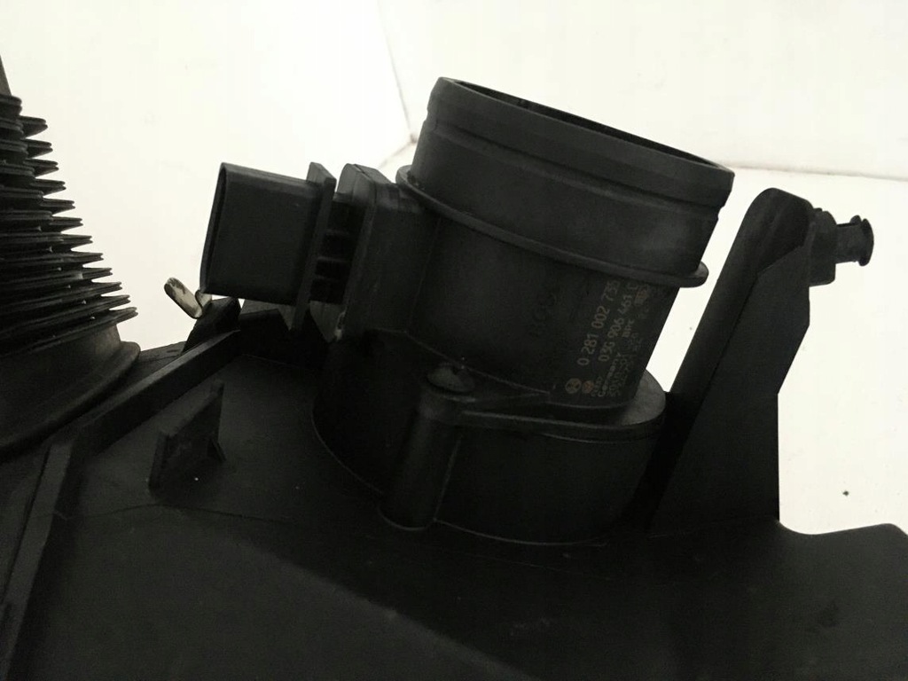 фото №5, Audi оригинальный номер 4f0133835ah корпус фильтра воздуха