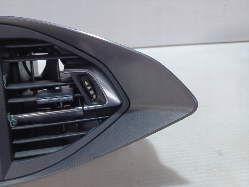 фото №9, Панель радио дисплей 9809259580 + решётки обдув peugeot 308 ii t9