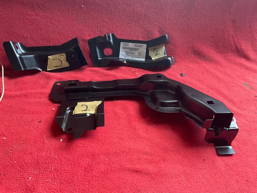 фото №1, Porsche macan 95b комплект кріплення фара лівий перед