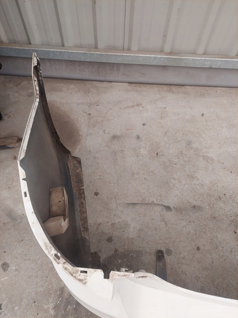 фото №7, Avensis t27 2.0d kombi бампер задняя задний полный kod 040