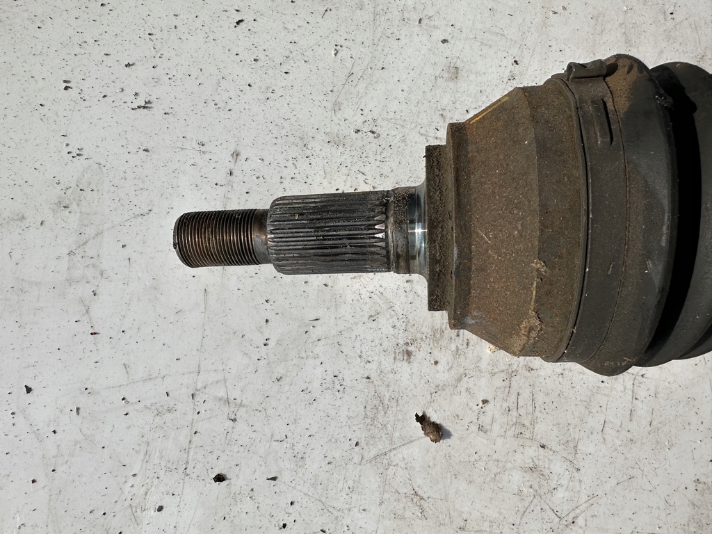 Audi vw привідний вал 7l0407271c 7l0407271e ліва права q7 Недорого