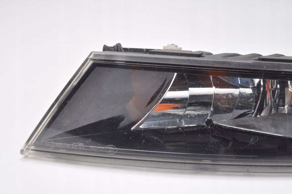 фото №6, Skoda superb iii противотуманная фара правый 3v0941700