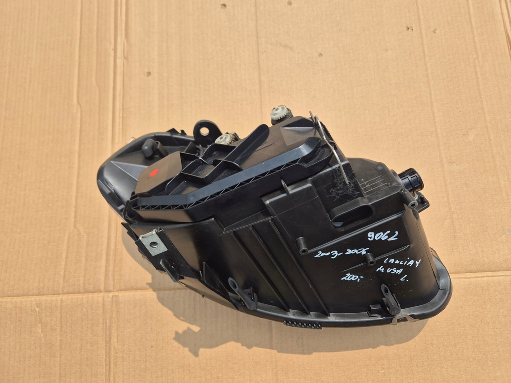 фото №7, Lancia ypsilon musa ліва лампа. 2003-2006.hella.