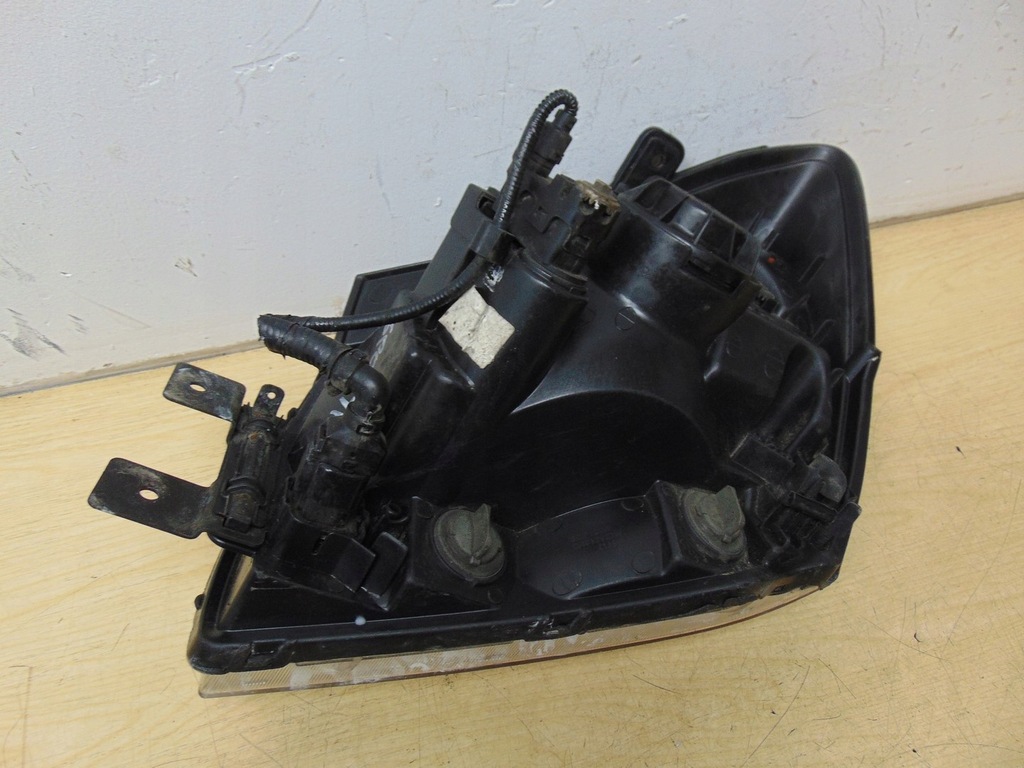 фото №15, Лампа правая перед kia sportage ii 2004- europa