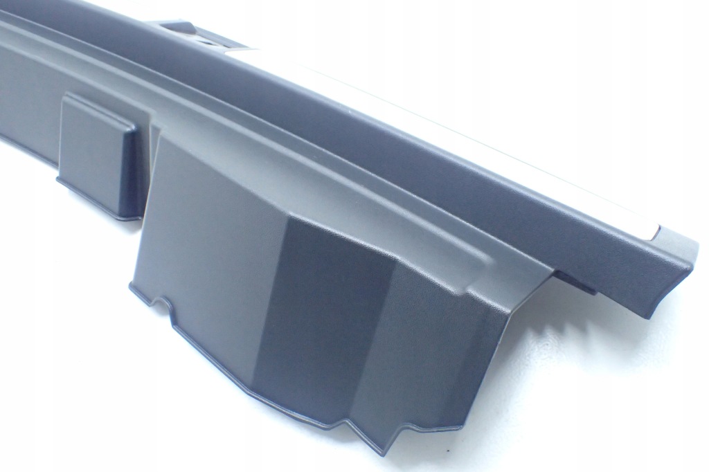 Vw touareg 3 защита порог багажника 760863459c в Украине