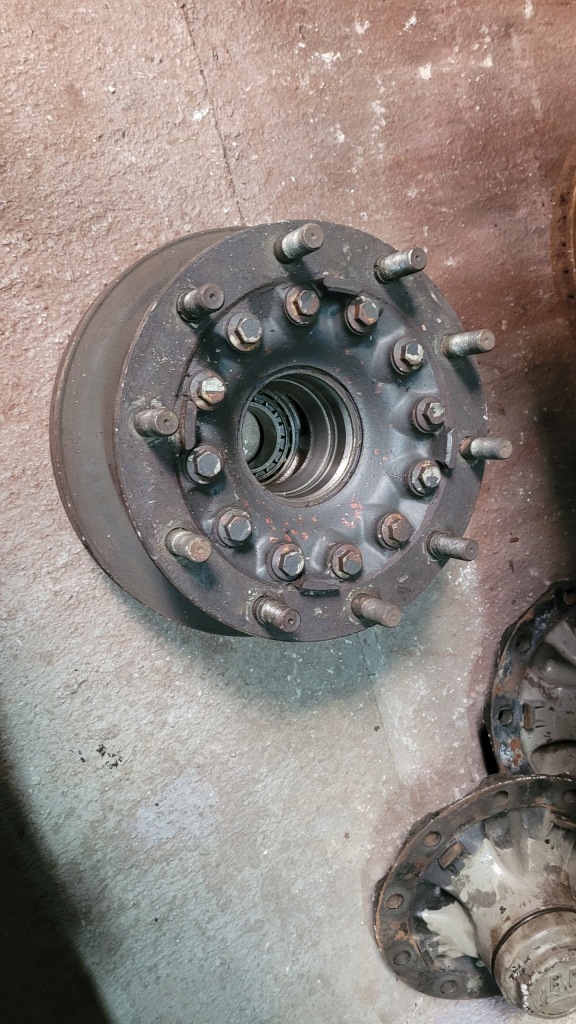 Купити Ступиця перед передня iveco stralis 7179854