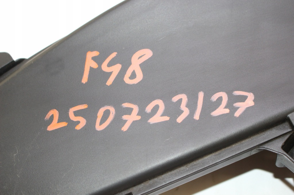 Труба впуск повітрозабірник повітря bmw f39 f45 f46 f48 8576980 Зі Шроту