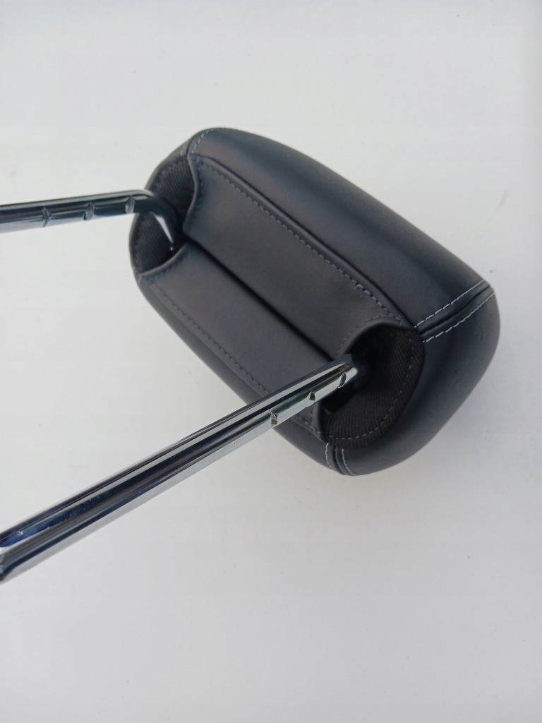 фото №5, Ford kuga mk2 2015 подголовник правый левый перед кожа белый нитка