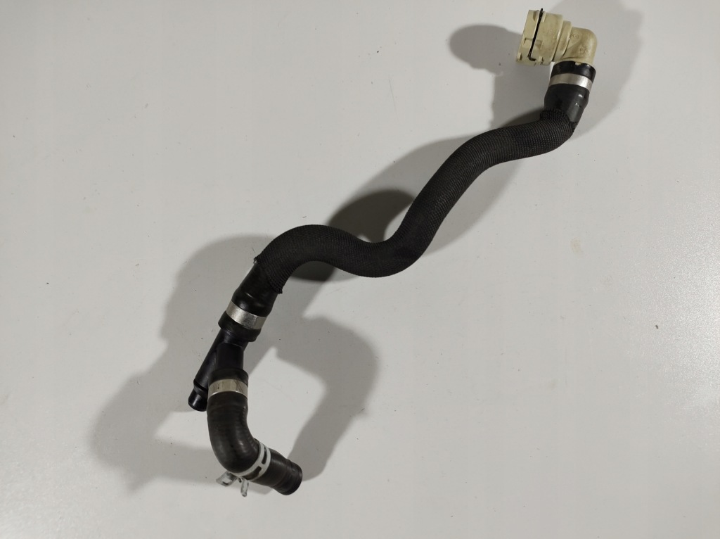 фото №15, Volvo v40 1.5 t3 12r- труба шланг воды 31686817