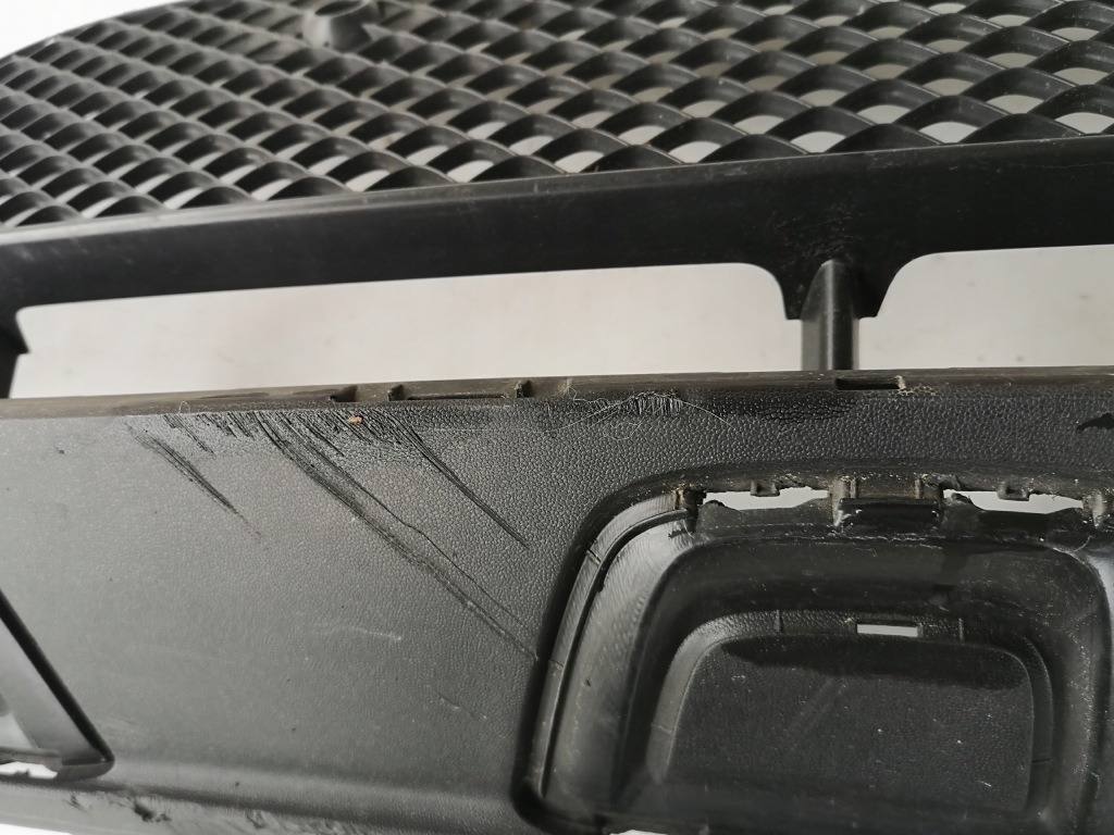 Mercedes glc amg w253- решётка средняя бампера Цена